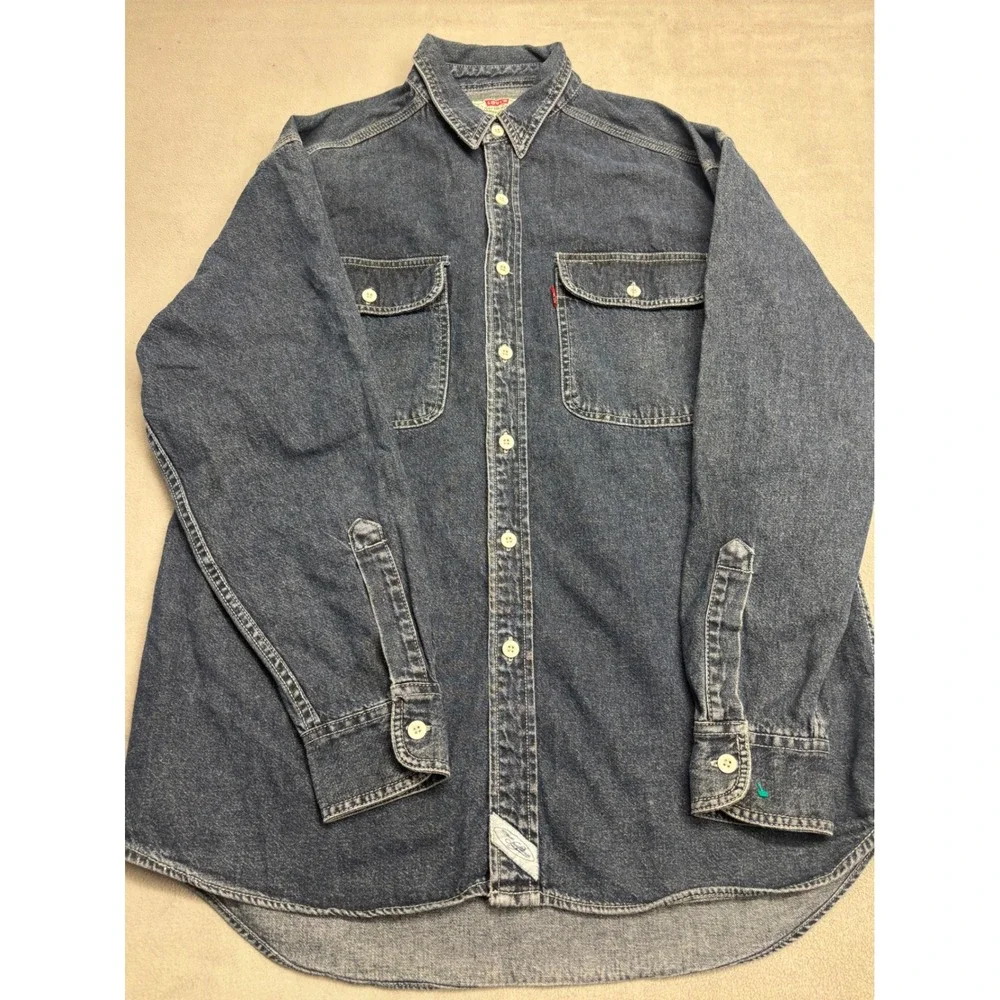 Vintage Levis Mens Denim Button Down Shirt Blue Long Sleeve Medium Wash 90s